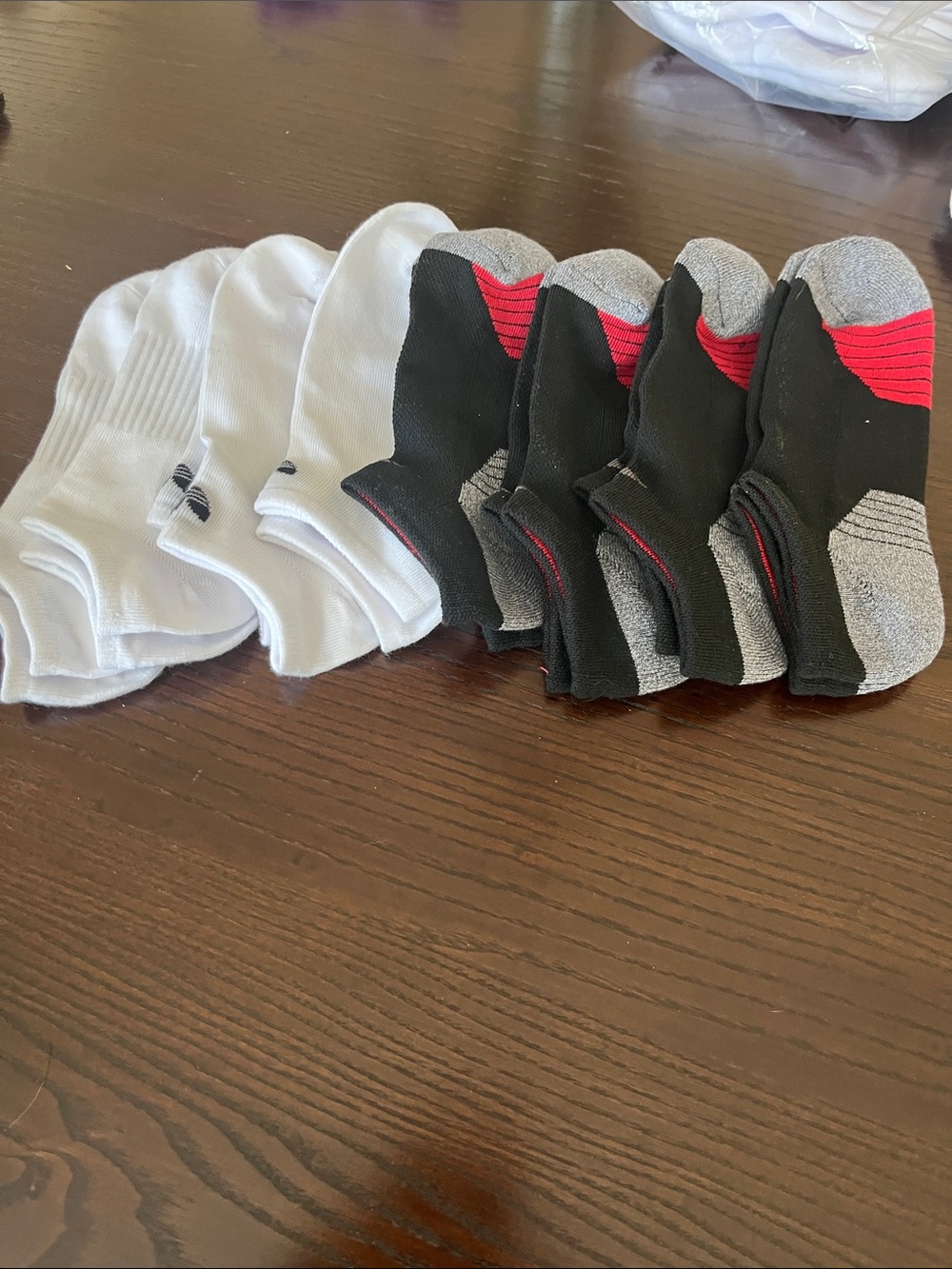 NWOT 8 pairs adidas Men's Low-Cut Sock Multipack - White, Black & Red Accents